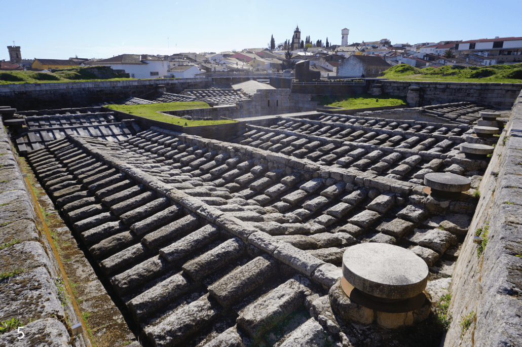 5baluarte De São João De Deus , Cobertura Megaliticas
