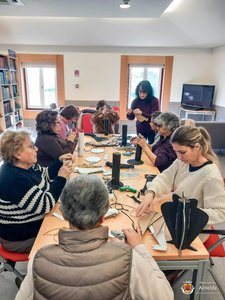 "Criando Laços" na Biblioteca Municipal Maria Natércia Ruivo (BMMNR)
