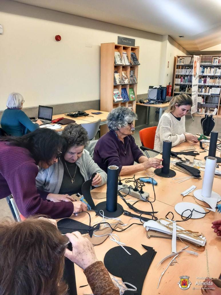"Criando Laços" na Biblioteca Municipal Maria Natércia Ruivo (BMMNR)