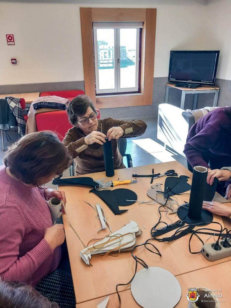 "Criando Laços" na Biblioteca Municipal Maria Natércia Ruivo (BMMNR)