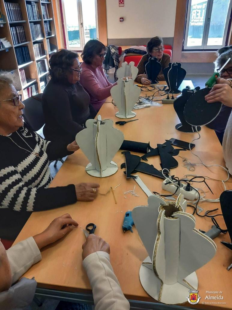 "Criando Laços" na Biblioteca Municipal Maria Natércia Ruivo (BMMNR)