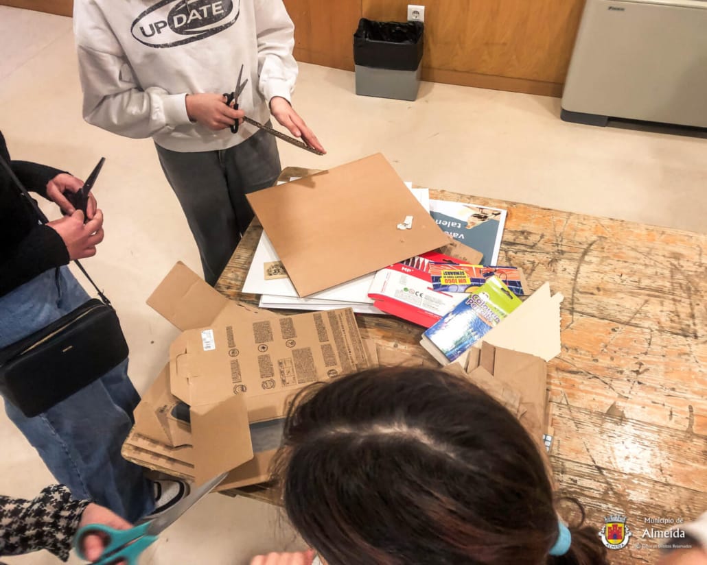 Oficina de robótica: "A mão que tu comandas"