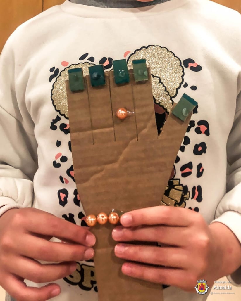 Oficina de robótica: "A mão que tu comandas"