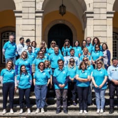 𝗙𝗼𝘁𝗼𝗴𝗿𝗮𝗳𝗶𝗮 "𝗟𝗮𝗰̧𝗼 𝗔𝘇𝘂𝗹" 𝗽𝗲𝗹𝗮 𝗲𝗿𝗿𝗮𝗱𝗶𝗰𝗮𝗰̧𝗮̃𝗼 𝗱𝗼𝘀 𝗠𝗮𝘂𝘀-𝗧𝗿𝗮𝘁𝗼𝘀 𝗻𝗮 𝗜𝗻𝗳𝗮̂𝗻𝗰𝗶𝗮 – 𝗔𝗯𝗿𝗶𝗹 𝟮𝟬𝟮𝟱 Todos juntos no combate aos maus-tratos na infância. #municipioalmeida