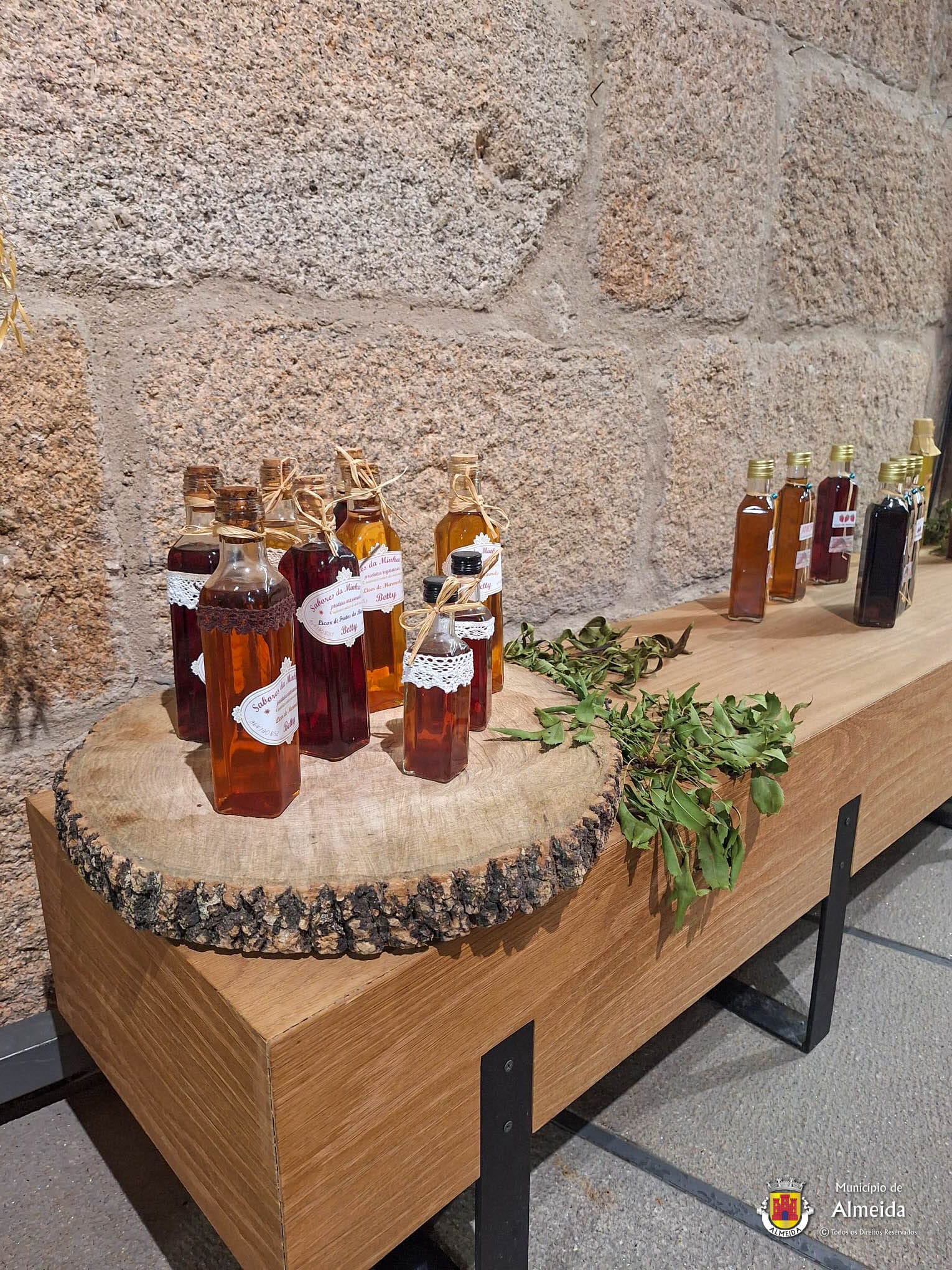 “Onde a tradição e o sabor se encontram: Licores & Mel” nos Turismos Municipais de Almeida, Castelo Mendo e Vilar Formoso