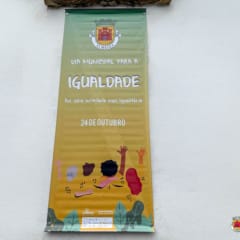 Dia Da árvore Ilustrado Em Tons De Verde Com Gradiente Post Do