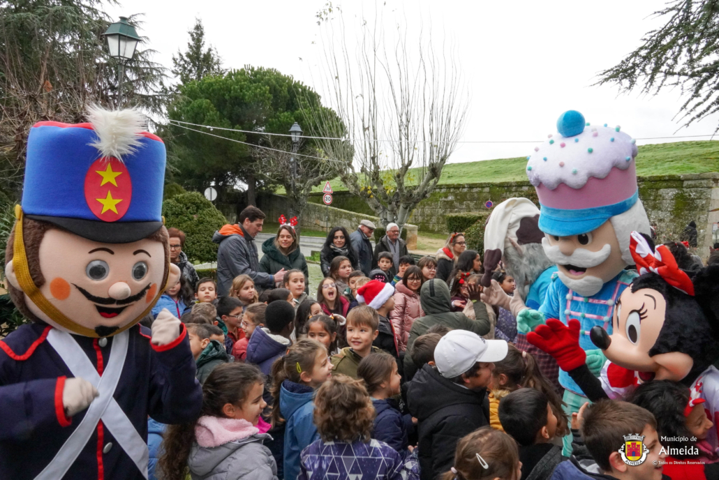 Parada natalícia anima crianças do concelho de Almeida