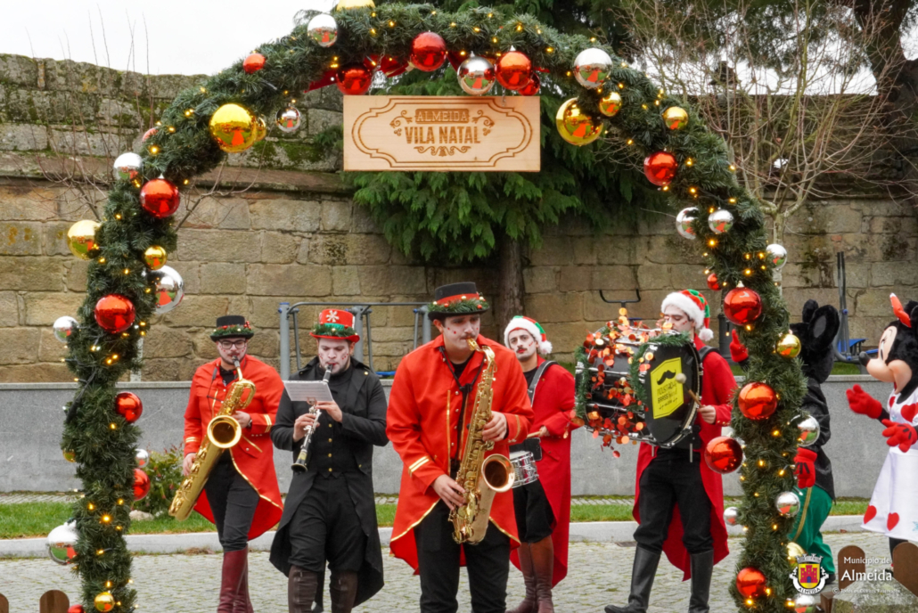 Parada natalícia anima crianças do concelho de Almeida