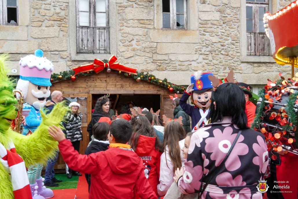Parada natalícia anima crianças do concelho de Almeida
