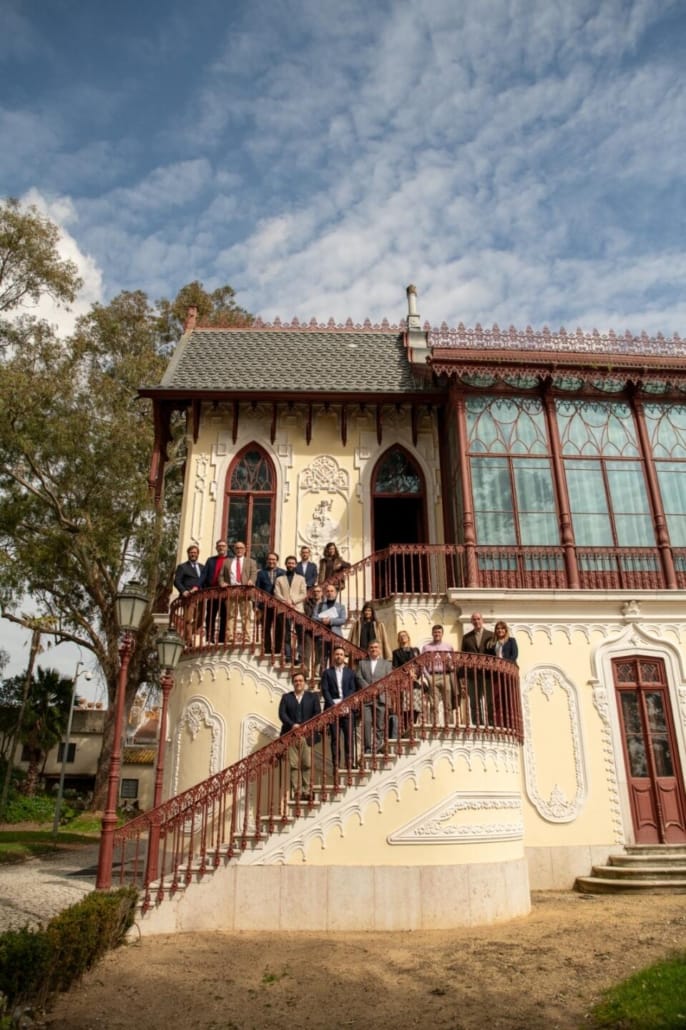 643388847 944658837900750 8513412212423807812 N