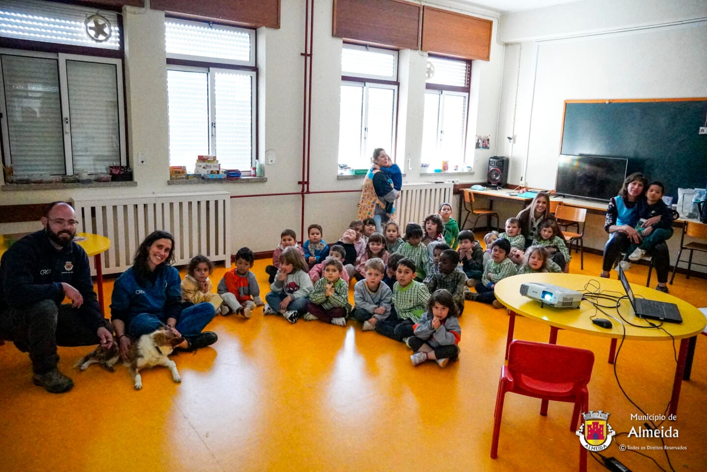 Centro de Recolha Oficial de Animais do Almeida vai a Escola
